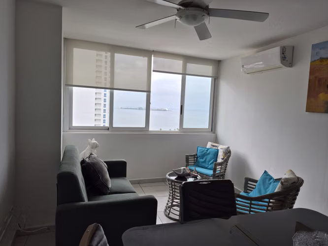 APARTAMENTO A 1 CUADRA DE CINTA COSTERA