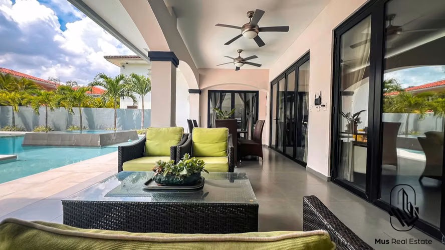 Casa de Lujo en Venta – Residencial PH Magnolias, Costa del Este - SG