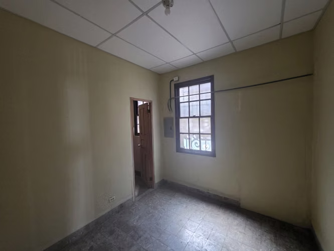 Se Vende Casa diagonal a La Loteria - Imagen 6