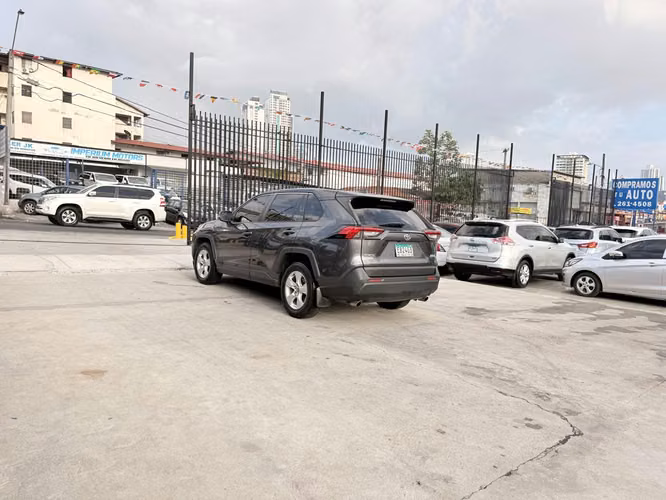 Toyota Rav 4 2020 - Imagen 5