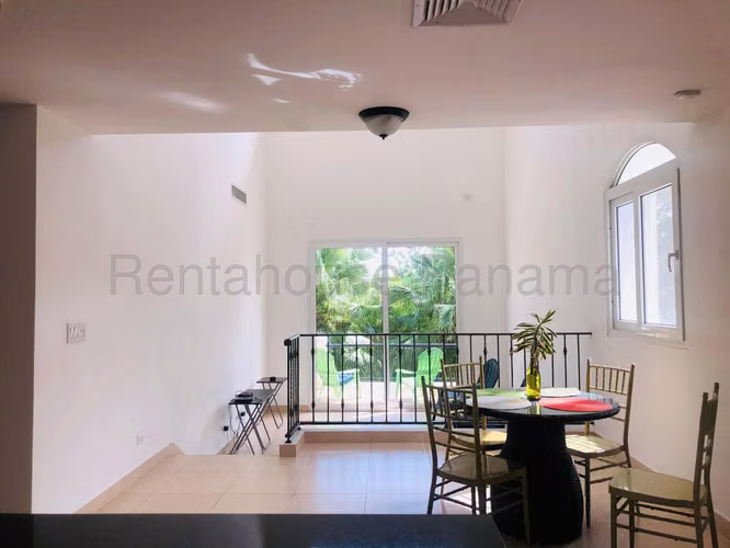 Casa en alquiler de 222 m2 en Cocolí AMD