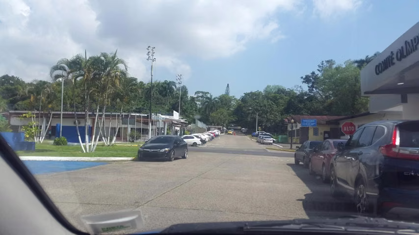 VENDO TERRENO EN LLANOS DE CURUNDU 25CDY2698