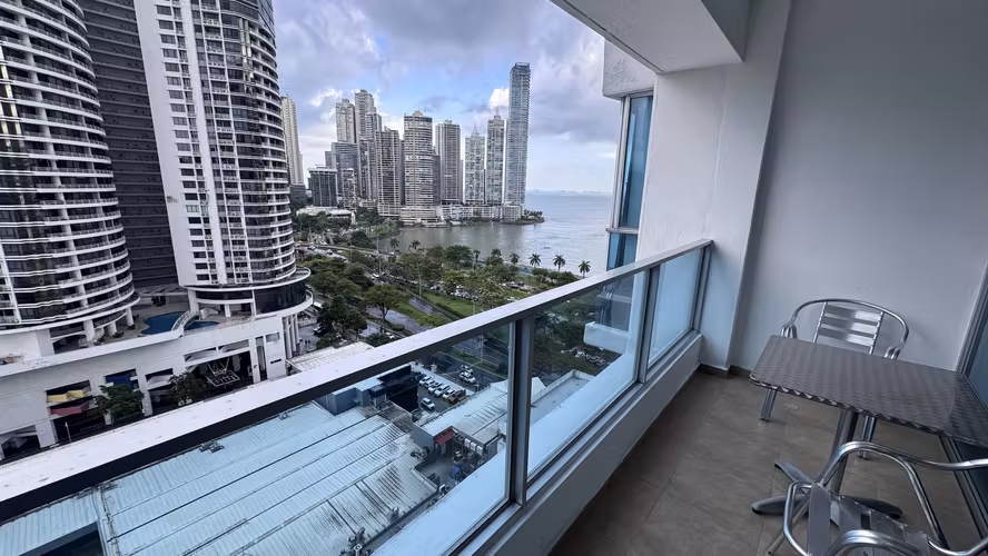 Apartamento en Venta en Avenida Balboa. PH BAYFRONT. 26LDC8280