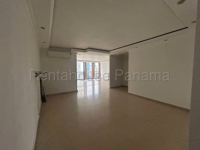 Apartamento en Venta en Marbella. PH MARSELLA. 27LDC409