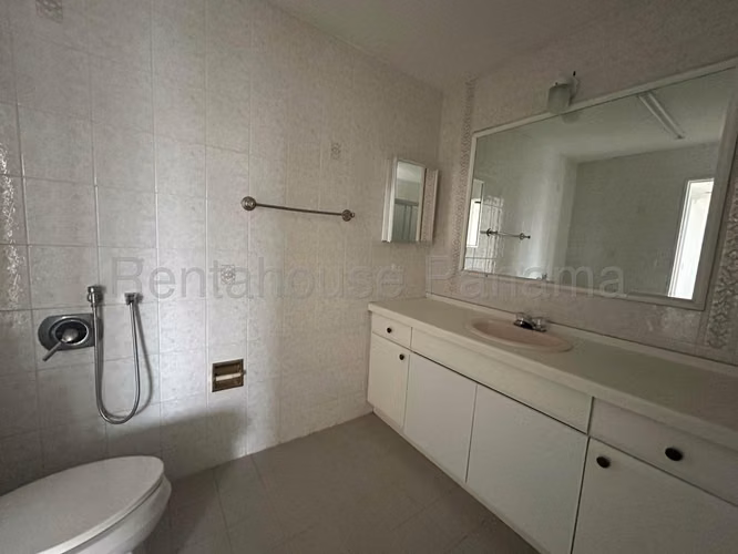 Apartamento en Venta en Marbella. PH MARSELLA. 27LDC409