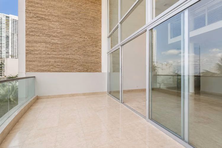 Melissa Foster Luxury vende apartamento en PH PREMIER LOFT, San Francisco. MFR2063