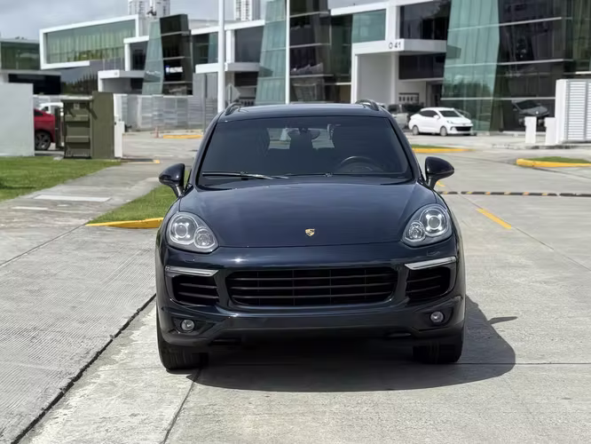 Porche cayenne  2015