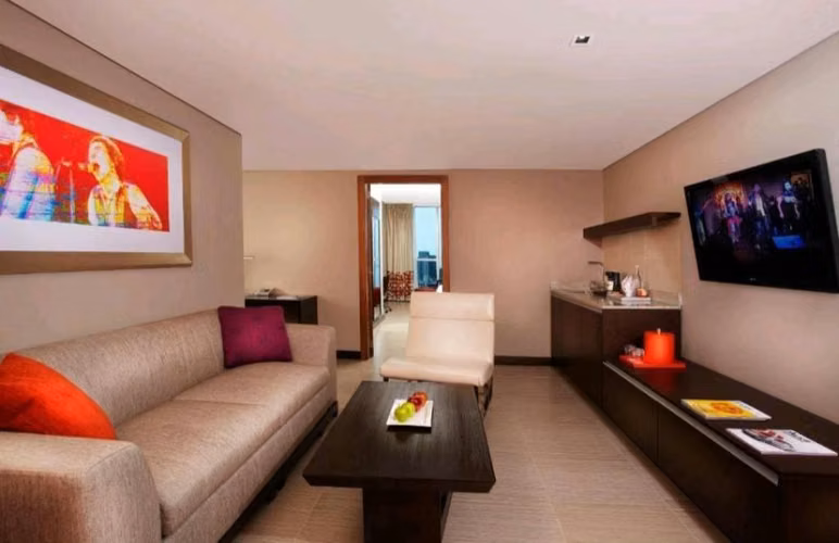 Alquilo lujoso Apartamento en Hotel Megapolis con Vista al Mar