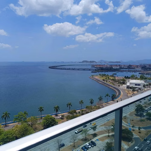 Vendo Lindo Apartamento Frente al Mar