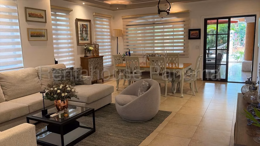 Alquiler de Casa en Clayton 26*8985Mfk