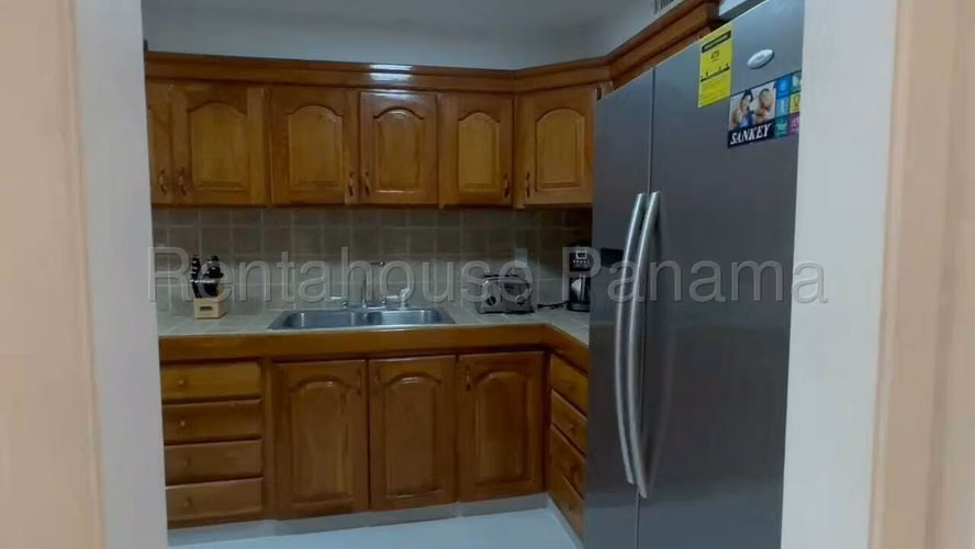 Alquiler de Amplia y Comoda Casa en Clayton 26*2295Mfk