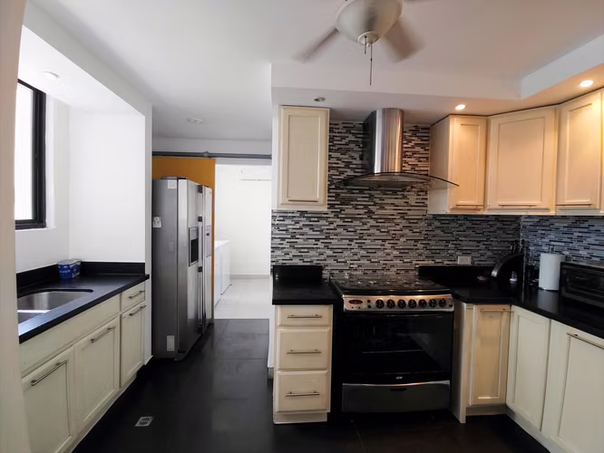 Apartamento de 158 m² en Marbella | 3 Recámaras + CBE + 2 Parking | PH Torres Ebbelle | US$230,000