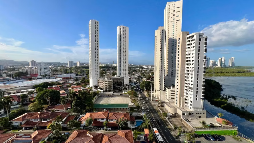 Alquiler de Apartamento tipo  Loft de esquina en Coco del Mar 27*414Mfk