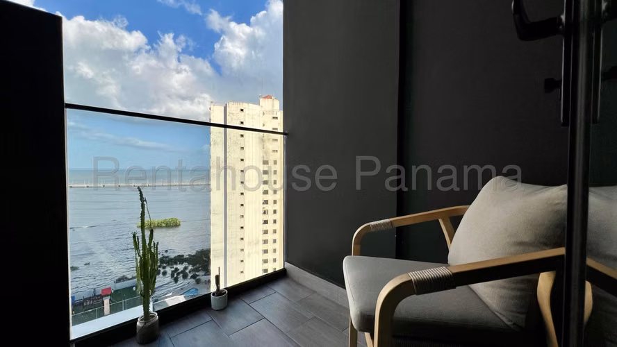 Alquiler de Apartamento tipo  Loft de esquina en Coco del Mar 27*414Mfk