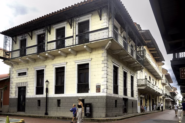 Selling House in Casco Antiguo