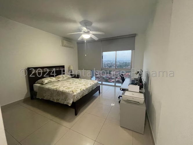 Venta de Apartamento Amoblado en Costa del Este 26*8981Mfk