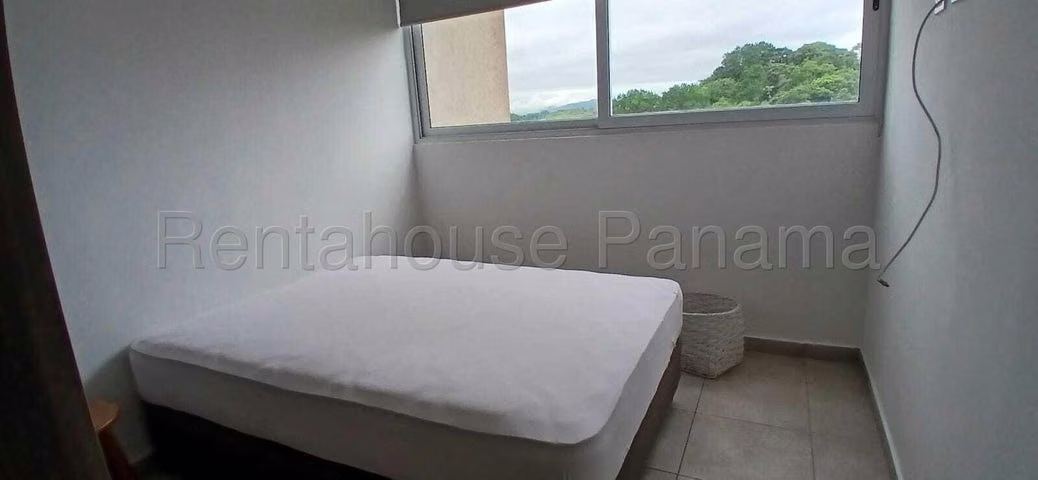 Alquiler de Apartamento en Brisas del Golf  26LBR2937