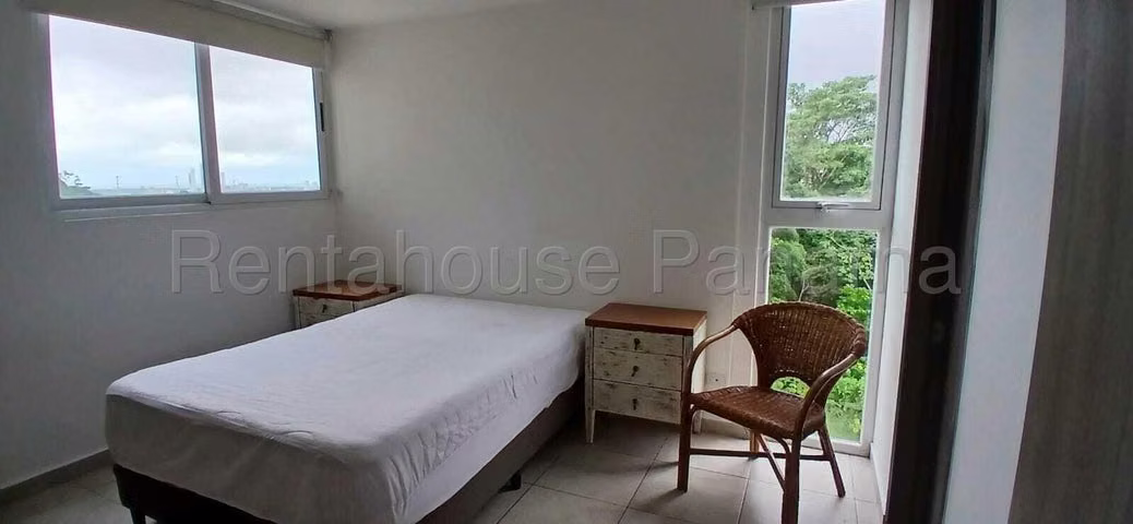 Alquiler de Apartamento en Brisas del Golf  26LBR2937