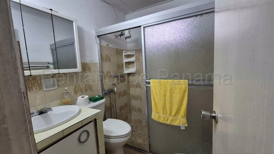 Casa en Venta en Villa de las Fuentes. 27-334.
