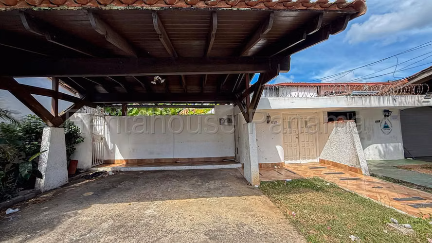 Casa en Venta en La Alameda. 27-332.