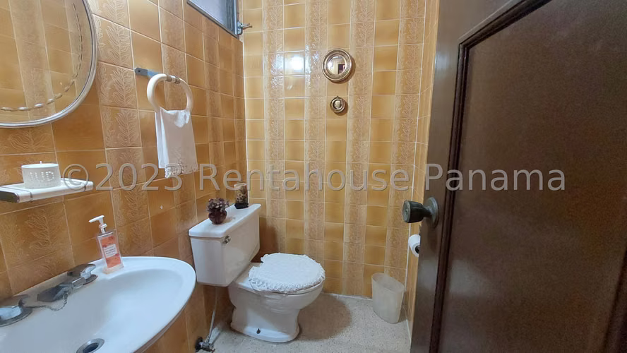 Casa en Venta en Altos del Golf. 26-4005.
