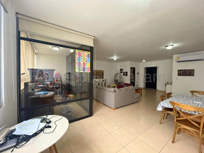 Se Vende Apartamento en Costa del Este YDU