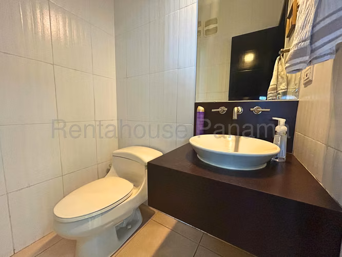 Se Vende Apartamento en Costa del Este YDU