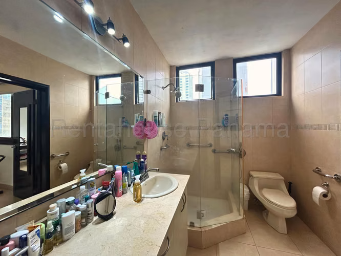 Se Vende Apartamento en Costa del Este YDU