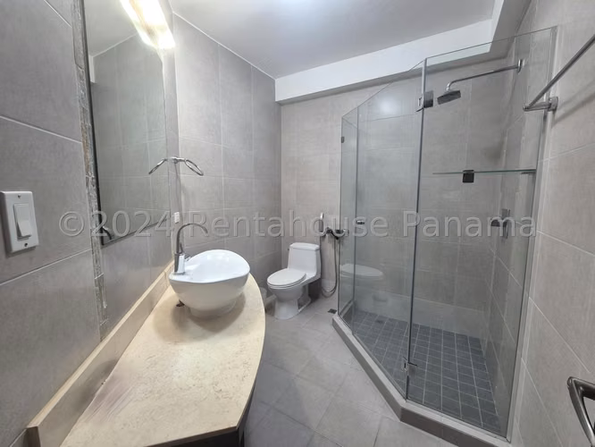Se Vende Apartamento en Costa del Este YDU
