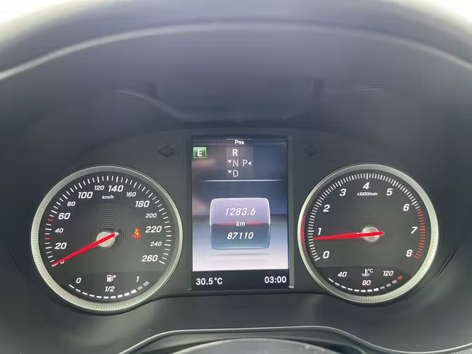MERCEDES BENZ GLC 200