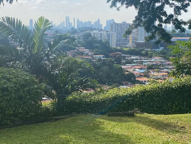 CASA CON PISCINA EN ALQUILER EN LINDA VISTA