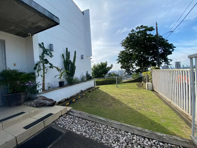 CASA CON PISCINA EN ALQUILER EN LINDA VISTA