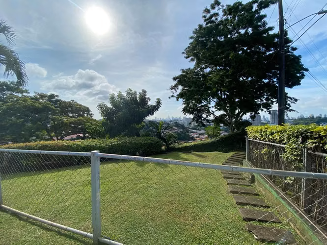 CASA CON PISCINA EN ALQUILER EN LINDA VISTA
