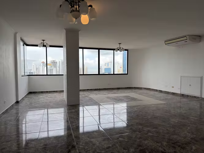 ALQUILO APARTAMENTO EN MARBELLA, 3 RECAMARAS, 212M2, SOLO AIRES ACONDICIONADO.