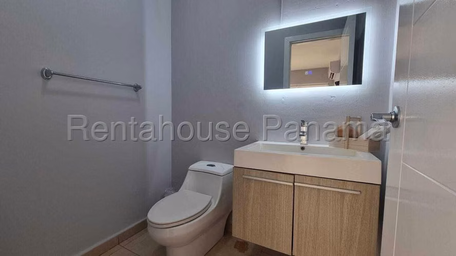 Alquilo Apartamento en Avenida Balboa KA27-158