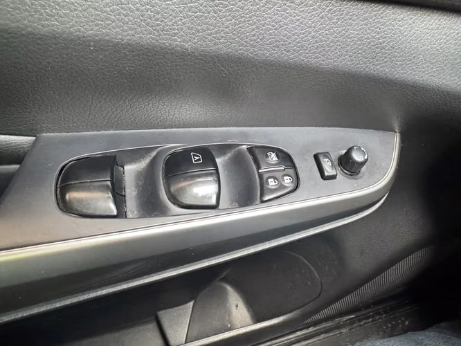 NISSAN FRONTIER 2022 - Imagen 9