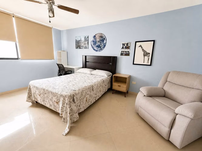 Alquiler de apartamento con vista al mar en Rocamar, Ave. Balboa