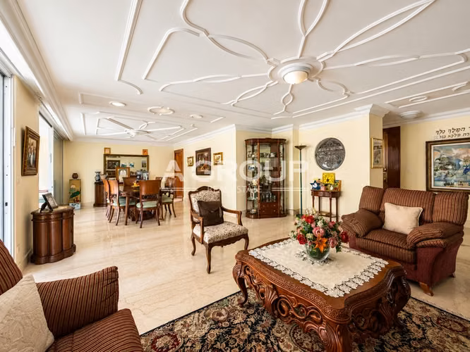 Ritz - Punta Paitilla - Se vende apartamento