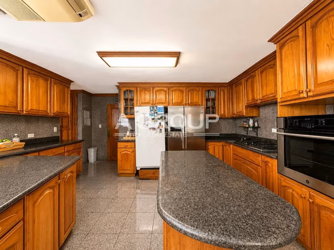Ritz - Punta Paitilla - Se vende apartamento