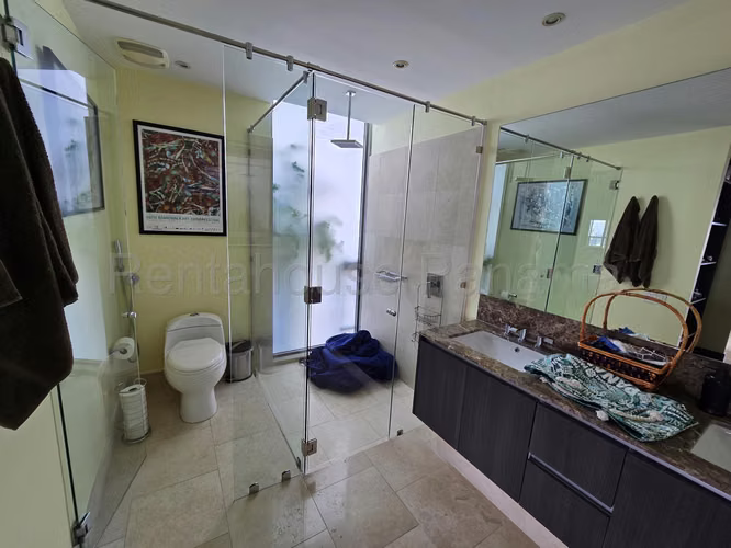 Venta de Apartamento con Línea blanca en Punta Pacifica Ph TOC EC