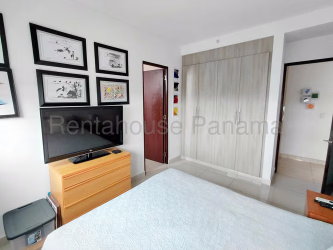 Venta de Apartamento Semi-amoblado en Coco del Mar Ph Dal Mare EC