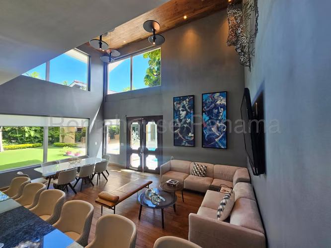 Venta de Casa en Altos del Golf Casa Unifamiliar Solo Cliente Directo MC