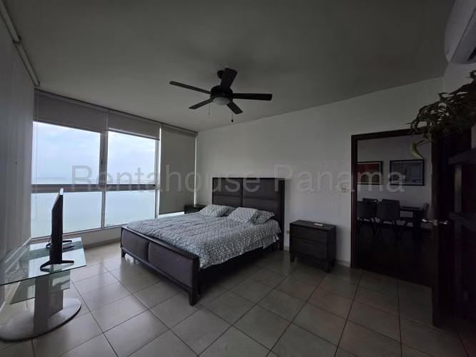RR ALQUILER DE APARTAMENTO EN AVENIDA BALBOA PH GRANDBAY TOWER