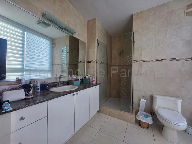 RR ALQUILER DE APARTAMENTO EN AVENIDA BALBOA PH GRANDBAY TOWER