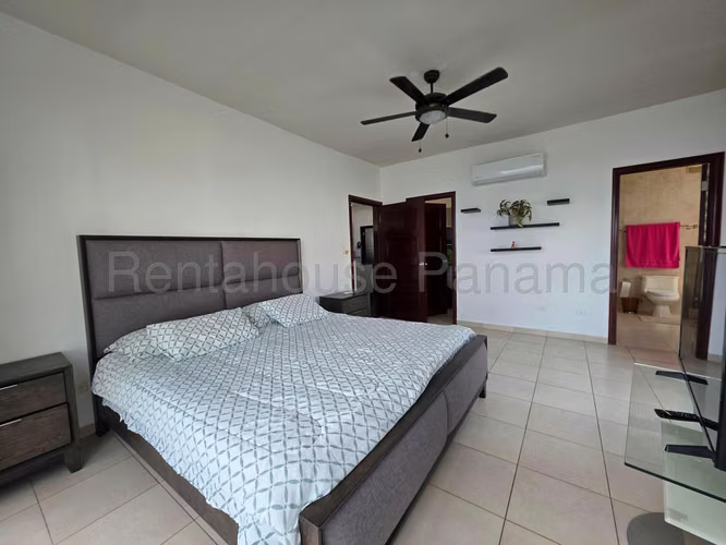 RR ALQUILER DE APARTAMENTO EN AVENIDA BALBOA PH GRANDBAY TOWER