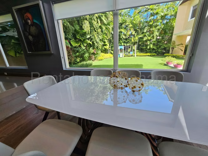 RR VENTA DE CASA EN ALTOS DEL GOLF CASA UNIFAMILIAR