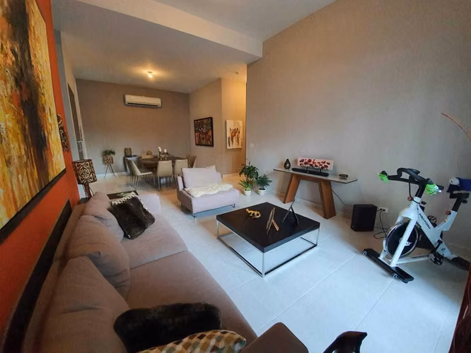 Vendo Apartamento en El Cangrejo OF26-1575