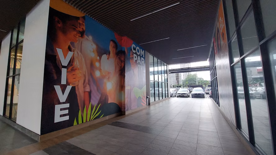 ALQUILER DE LOCALES COMERCIALES EN GRENWOOD PLAZA