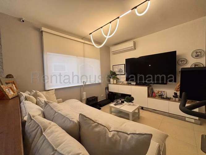 Casa en Alquiler en Costa Sur JG