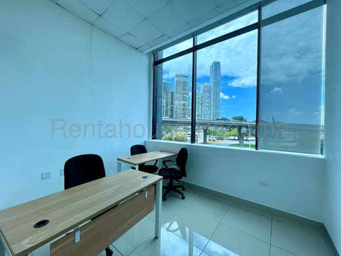 Local Comercial en Alquiler en Avenida Balboa JG